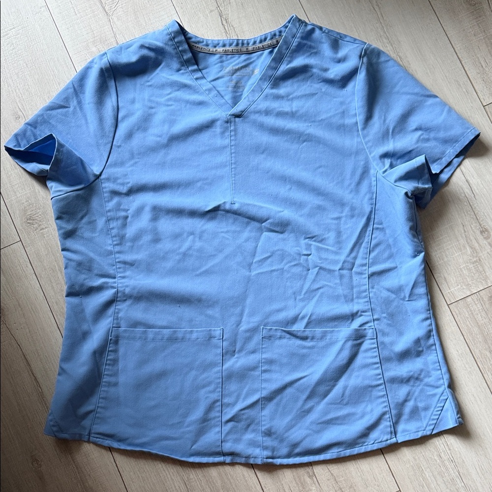 Fabletics Women's Blue V-Neck XXL Scrub Top